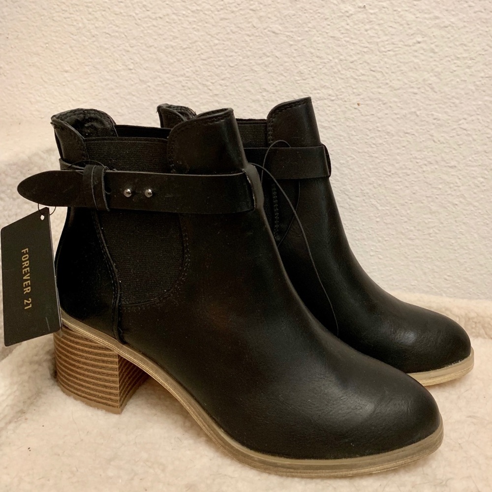 NEW black ankle Chelsea boots